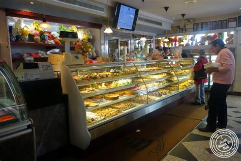 Fortunato brothers bakery - Venerable, family-run pastry shop & cafe turning out Italian & American sweets as well as gelato.